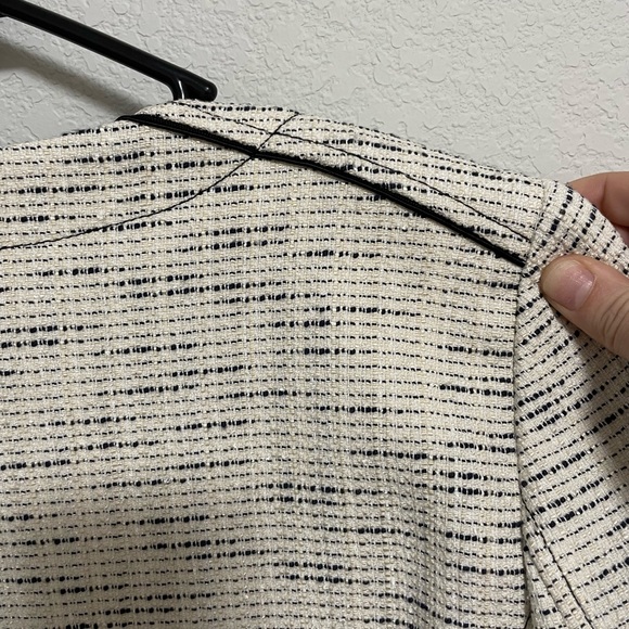 Donna Karan NY Tweed Peplum Blazer Jacket Cream Black Gold Buttons Size 8 - Picture 10 of 13